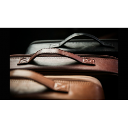 Luxury Close-Up Bag (Dark Brown) by TCC - Trick wwww.magiedirecte.com