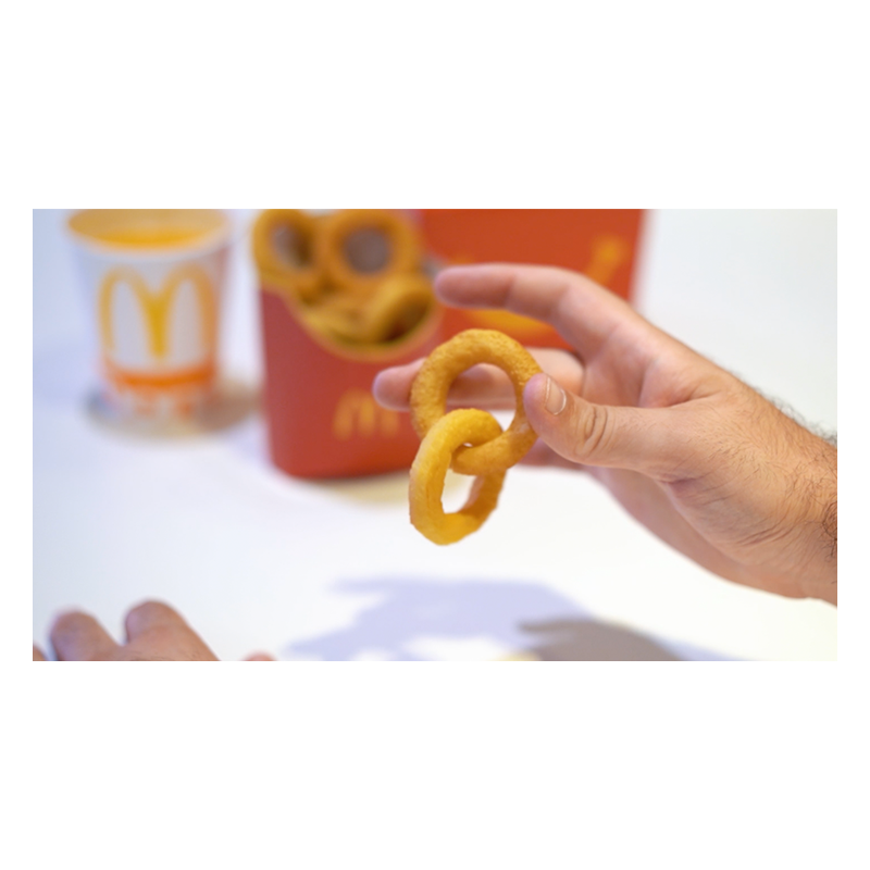 Linking Onion Rings (Gimmicks and Online Instructions) by Julio Montoro Productions  - Trick wwww.magiedirecte.com