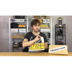 LICENSE PLATE PREDICTION - VINTAGE (Gimmicks and Online Instructions) by Martin Andersen - Trick wwww.magiedirecte.com