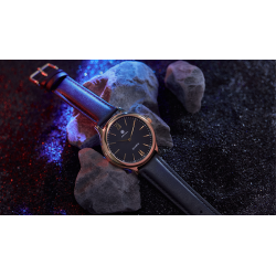 IARVEL WATCH (Gold Watchcase Black Dial) by Iarvel Magic and Bluether Magic wwww.magiedirecte.com