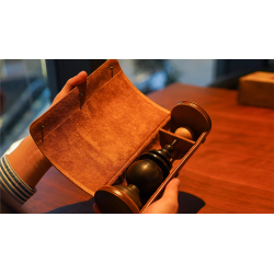 Untrammelled Leather Carrying Case by Wonder House & TCC wwww.magiedirecte.com