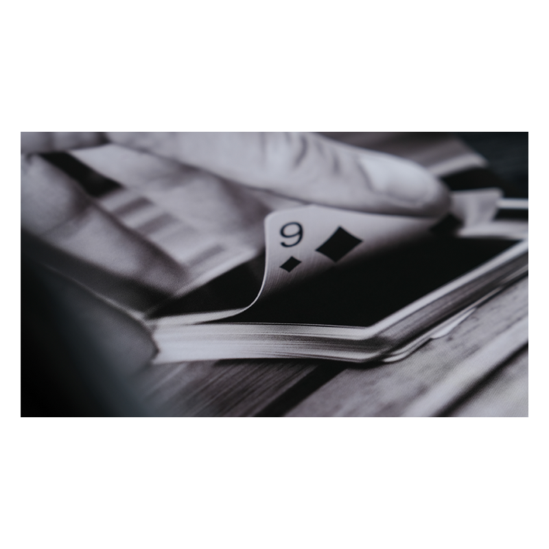 Ryan Schlutz Presents Midnight Sessions by Unnamed Magician wwww.magiedirecte.com