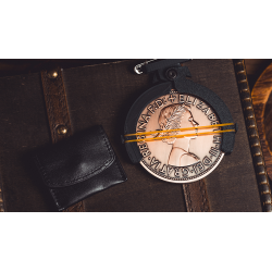 Hopping Shocking Half by Jiang Zhenghua wwww.magiedirecte.com