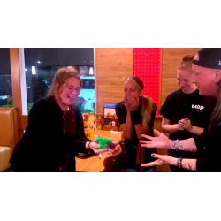 HANDY DANDY DUMPER (Sponge Delivery Device) wwww.magiedirecte.com