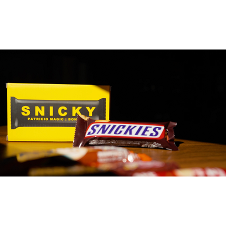 SNICKY by Patricio, Bond Lee, & MS Magic wwww.magiedirecte.com