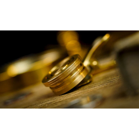 Magnetic Coin Box (Half Dollar) by Artisan Coin & OFM Studio wwww.magiedirecte.com