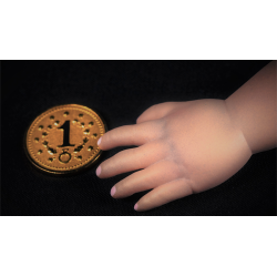 The Baby Hand by Hanson Chien & Michael Ammar wwww.magiedirecte.com