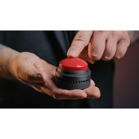 JoÃ£o Miranda Magic presents The Button by Chris James featuring Craig Petty wwww.magiedirecte.com