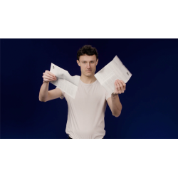 Don't Blink by Yvan Garmy wwww.magiedirecte.com