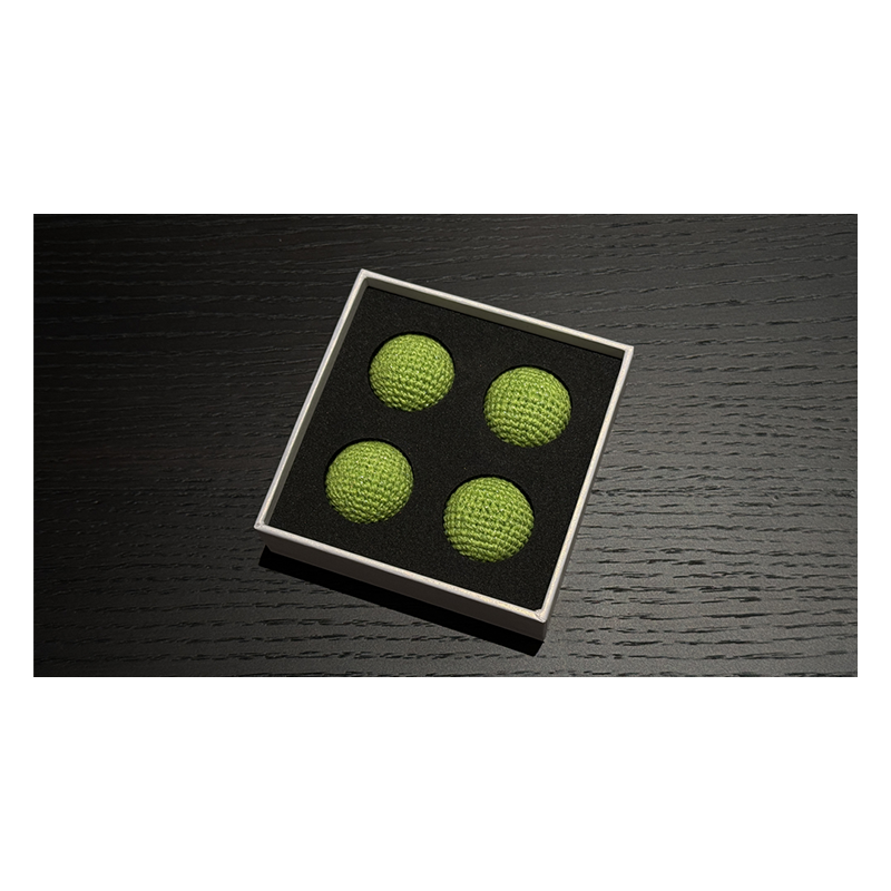 Shining Crochet Balls (Grass Green) by JT Magic wwww.magiedirecte.com