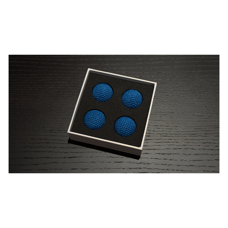 Shining Crochet Balls (Royal Blue) by JT Magic wwww.magiedirecte.com