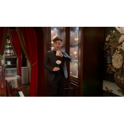 Fantasy Rose by Leon, Bond Lee & MS Magic wwww.magiedirecte.com