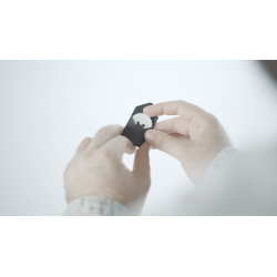 Paradox Button by Julio Montoro and Ultrabello wwww.magiedirecte.com