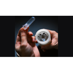 Spark 2.0 the Self Lighting Candle by Ochiu Magic wwww.magiedirecte.com