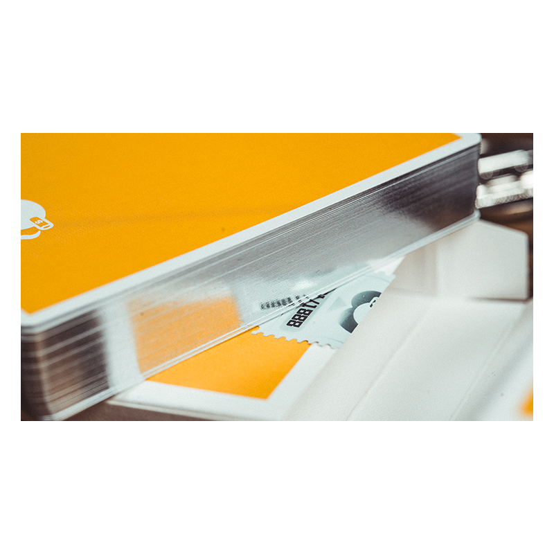 Gilded Milk Casino Deck (Silver) by Bacon Playing Card Company wwww.magiedirecte.com