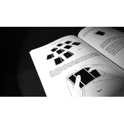 Vestiges by Adriano Zanetti wwww.magiedirecte.com