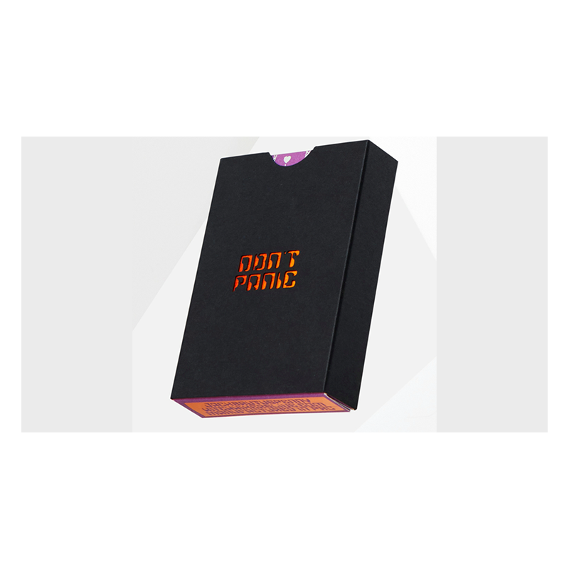 The Hitchhiker's Guide to The Galaxy- The Infinite Improbability Deck (Don't Panic Purple) wwww.magiedirecte.com