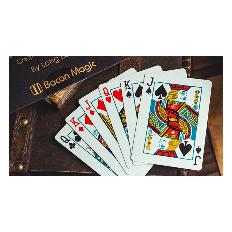 Color Betrayal (Red Court Card) by Long Long & Bacon Magic wwww.magiedirecte.com