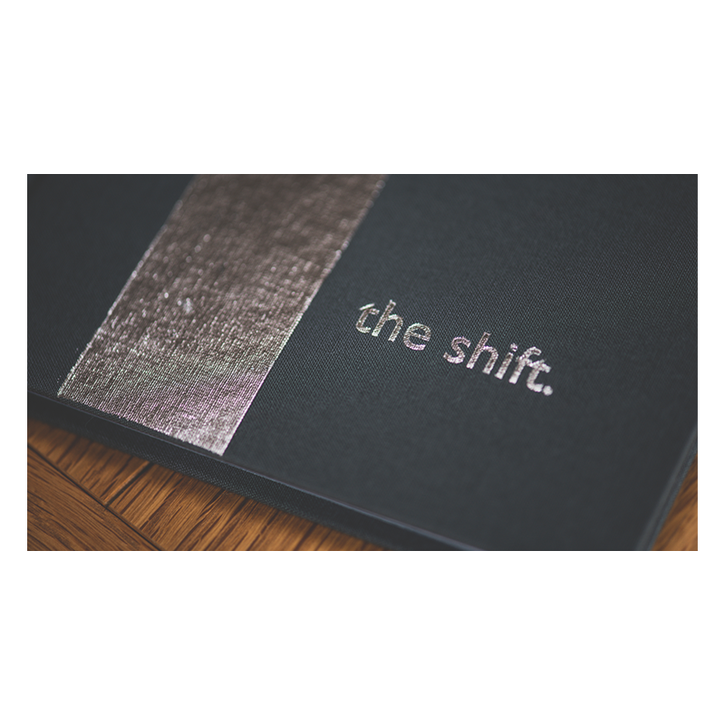 Studio52 presents The Shift by Ben Earl - Livre de Magie wwww.magiedirecte.com